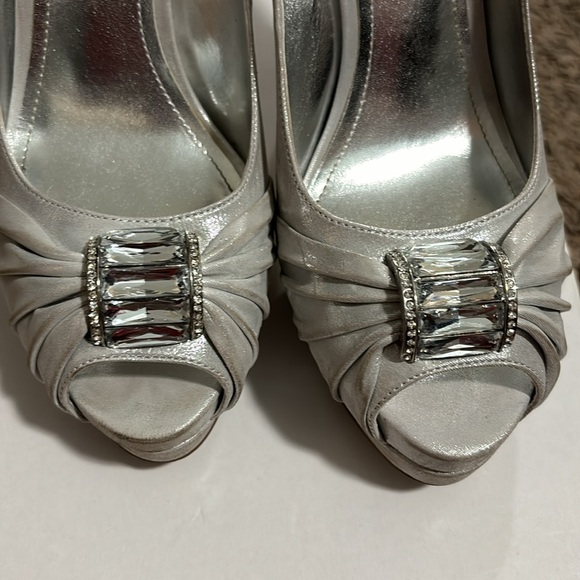 Gorgeous heels - Picture 2 of 6